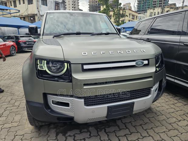 Land Rover Defender 2022 Green