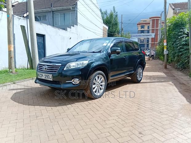 Toyota Vanguard 2010 Green