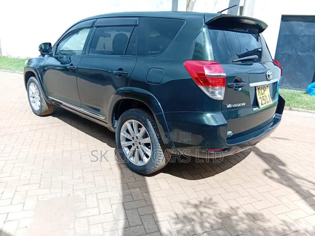 Toyota Vanguard 2010 Green
