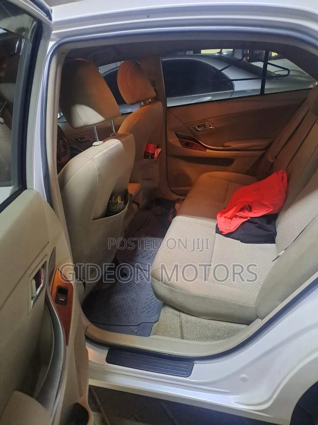 Toyota Premio 2010 White