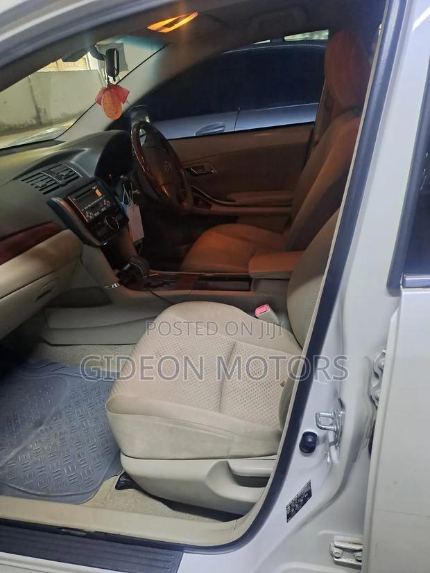 Toyota Premio 2010 White