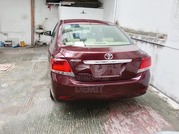 Toyota Allion 2018 Maroon