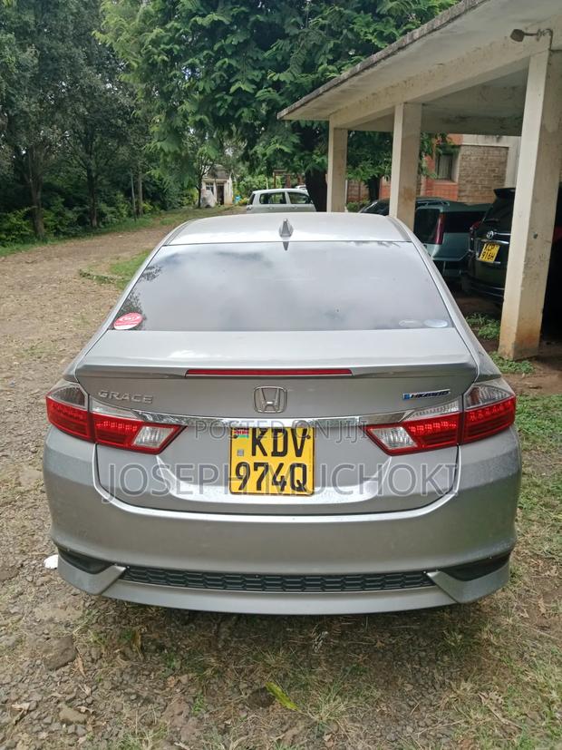 Honda Grace 2018 Silver