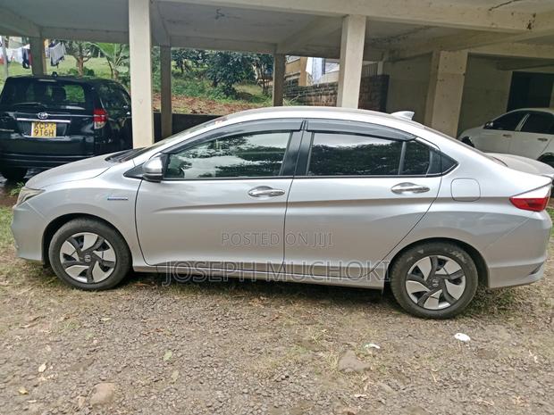 Honda Grace 2018 Silver