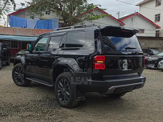 Toyota Land Cruiser 2024 Black