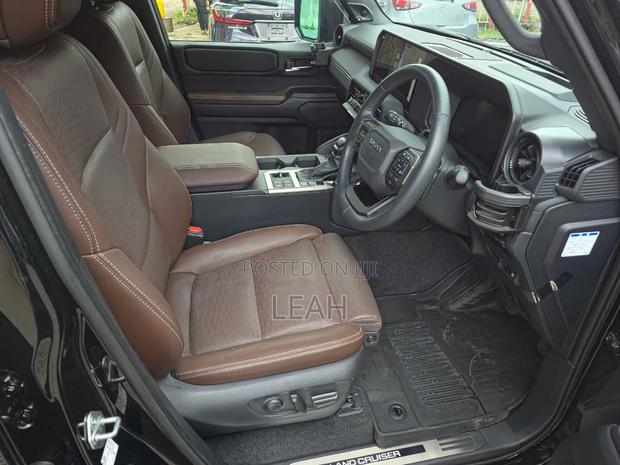 Toyota Land Cruiser 2024 Black