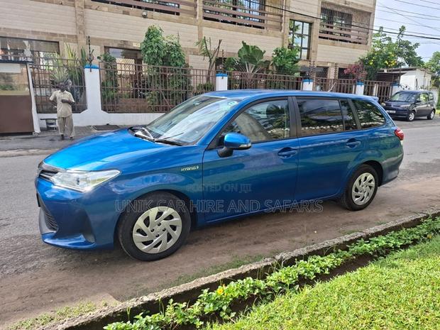Toyota Corolla Fielder 1.5 Hybrid FWD 2020 Blue