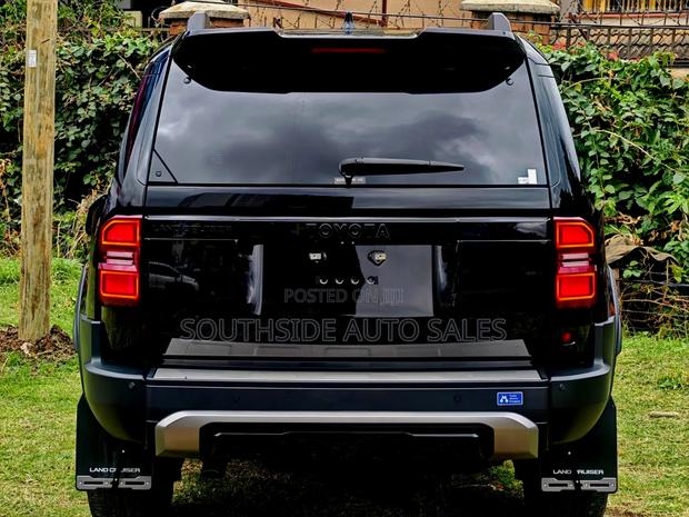 Toyota Land Cruiser LC250 2024 Black