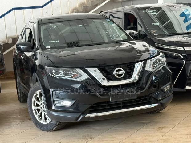 Nissan X-Trail 2.0 Hybrid FWD 2018 Black