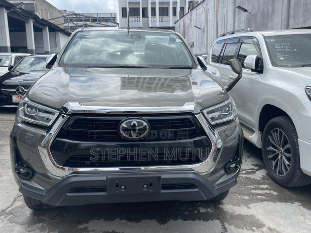 Toyota Hilux Revo Double Cab Deisel 2.4 AWD 2020 Gray