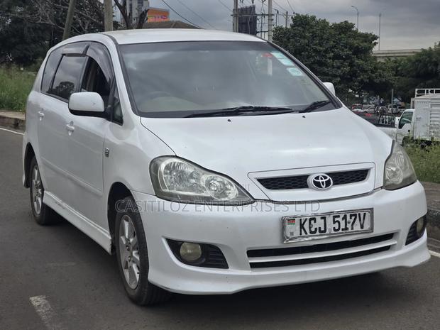 Toyota Ipsum 2008 White