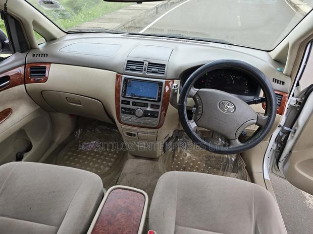 Toyota Ipsum 2008 White