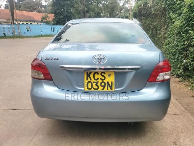 Toyota Belta 2011 Blue