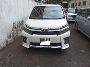 Toyota Voxy 2015 White for sale