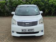 Toyota Noah 2011 White for sale
