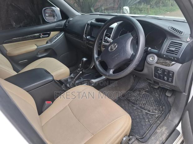 Toyota Land Cruiser Prado 2006 White