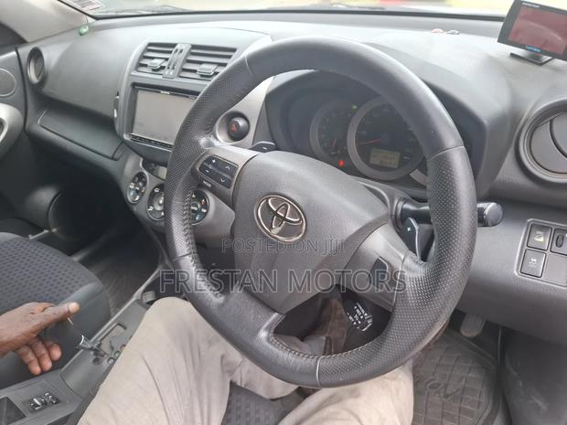 Toyota Vanguard 2012 Black
