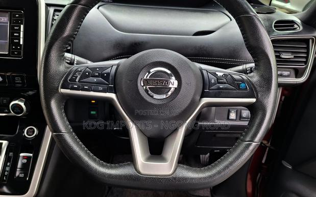 Nissan Serena 2019 Red