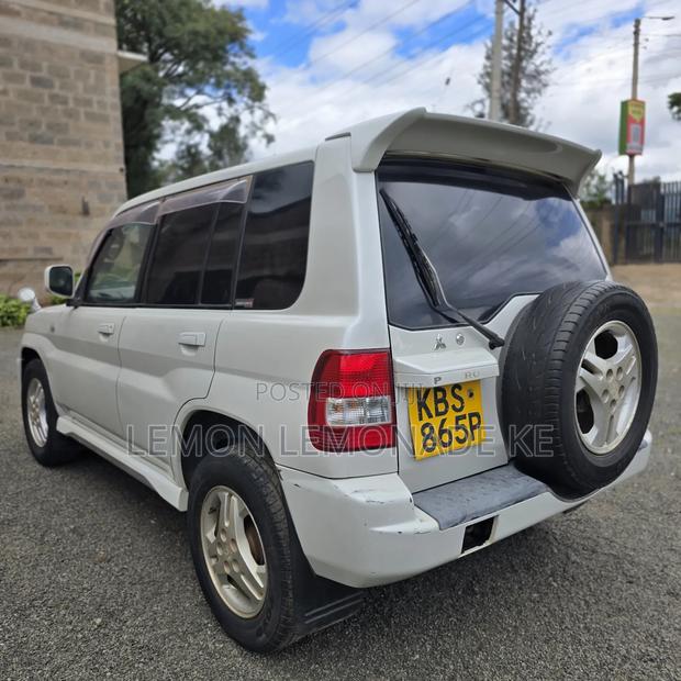 Mitsubishi Pajero IO 2005 White