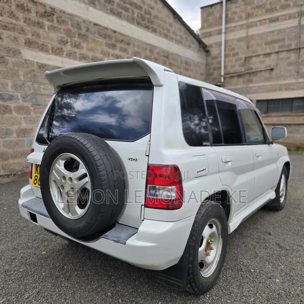 Mitsubishi Pajero IO 2005 White