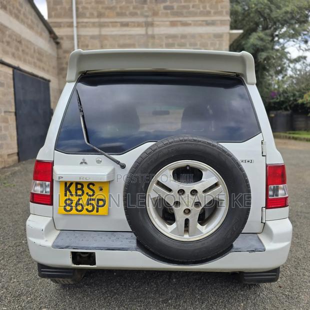 Mitsubishi Pajero IO 2005 White