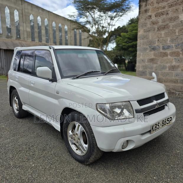 Mitsubishi Pajero IO 2005 White