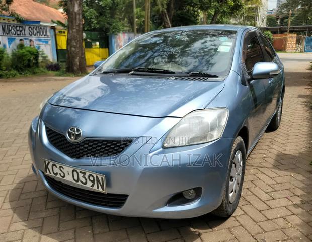 Toyota Belta 2011 Blue