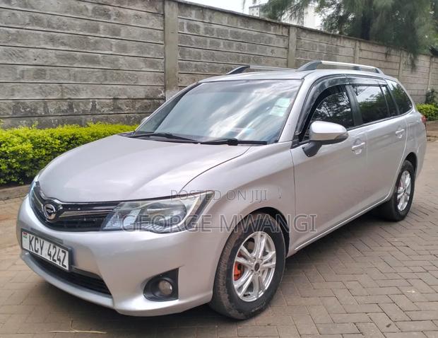 Toyota Corolla Fielder 2013 Silver