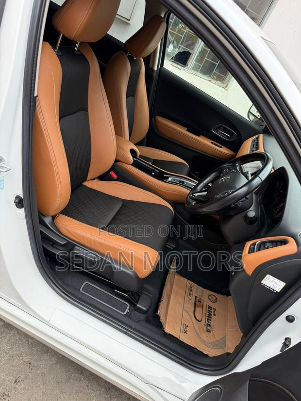 Honda Vezel 2019 Off white