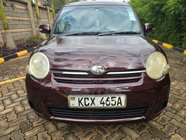 Toyota Sienta 2012 Brown