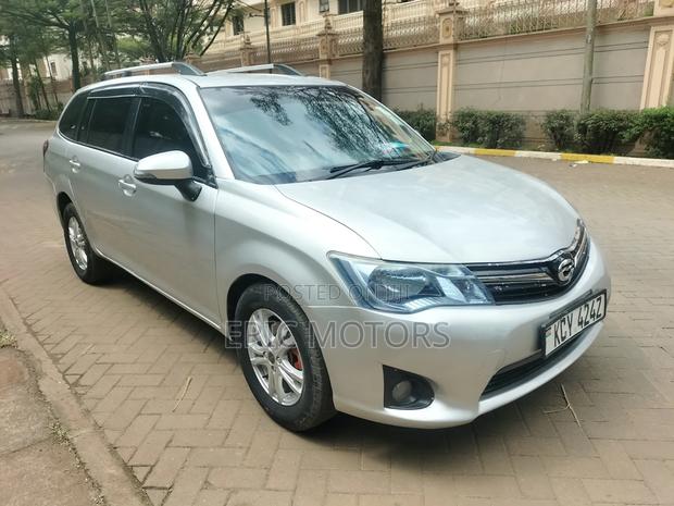 Toyota Corolla Fielder 2013 Silver