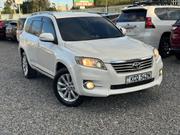 Toyota Vanguard 2011 White for sale