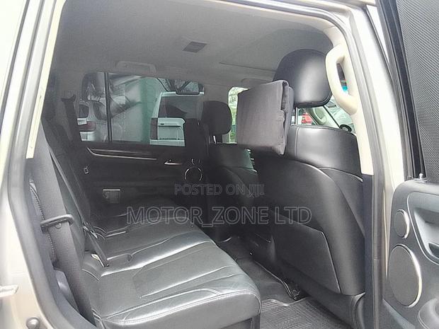 Lexus LX 2017 Silver