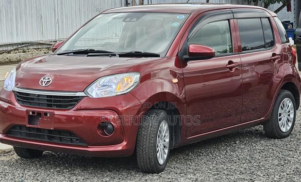 Toyota Passo 2019 Maroon