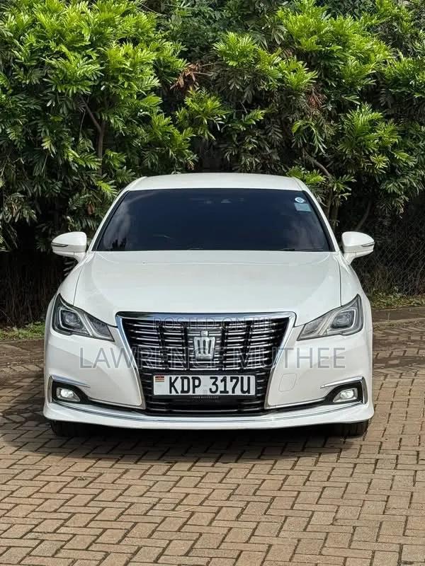 Toyota Crown 2017 Pearl