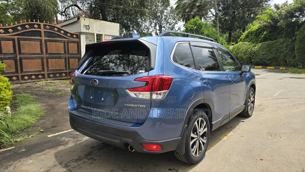 Subaru Forester Premium AWD 2019 Blue