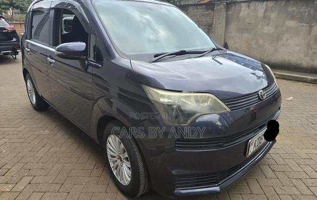 Toyota Spade 1.5 2013 Gray