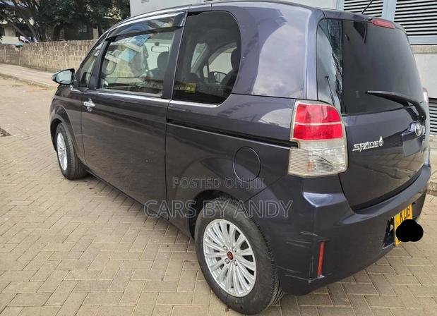 Toyota Spade 1.5 2013 Gray