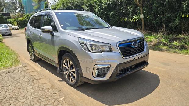 Subaru Forester Premium AWD 2019 Silver