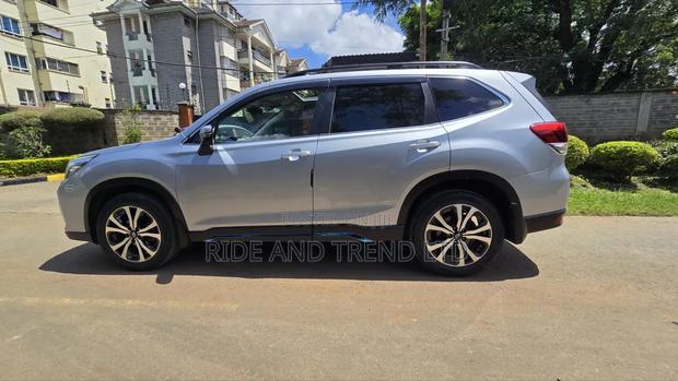 Subaru Forester Premium AWD 2019 Silver