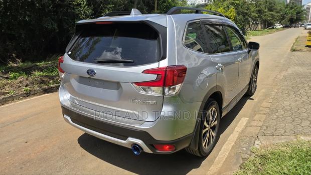 Subaru Forester Premium AWD 2019 Silver