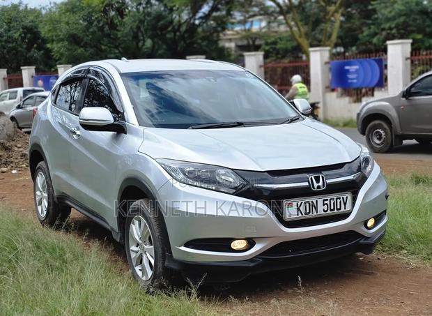 Honda Vezel 2016 Silver