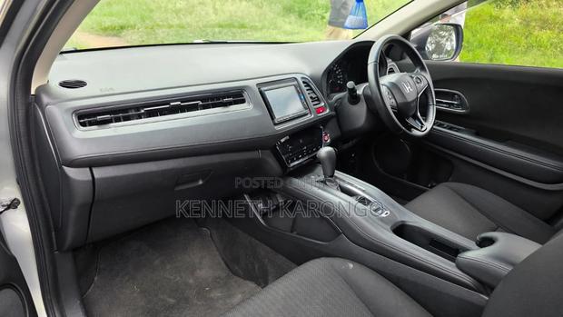 Honda Vezel 2016 Silver