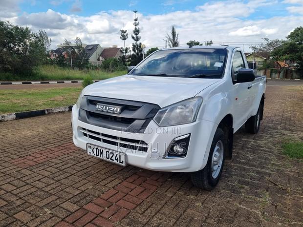 Isuzu D-MAX 2024 Off white