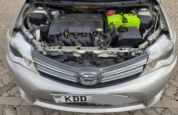 Toyota Axio 2014 Gold