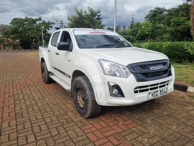 Isuzu D-MAX 2014 White