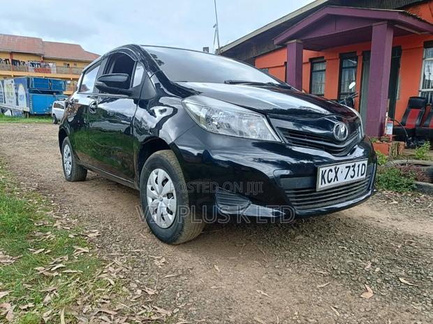 Toyota Vitz 1.3 FWD 5dr 2012 Black