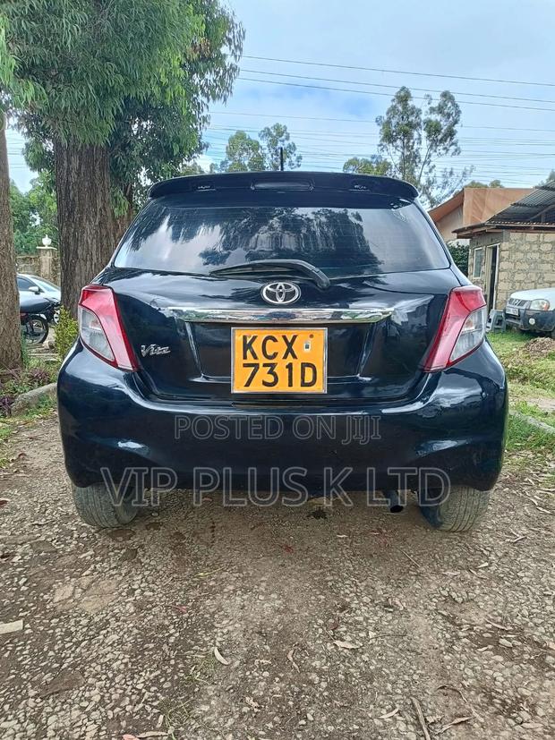 Toyota Vitz 1.3 FWD 5dr 2012 Black