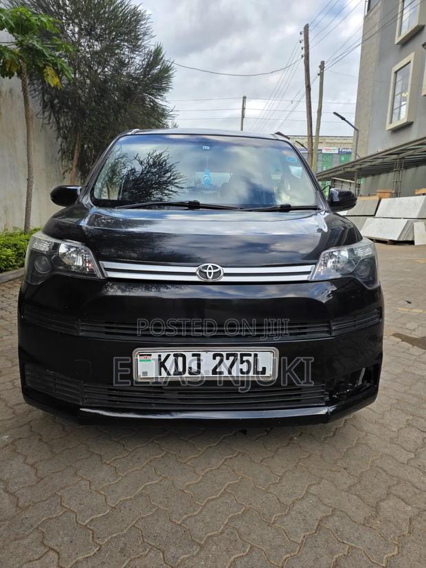Toyota Spade 1.5 2016 Black