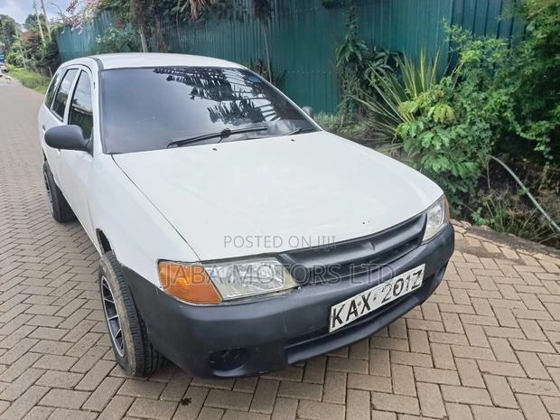 Nissan Advan 1999 White